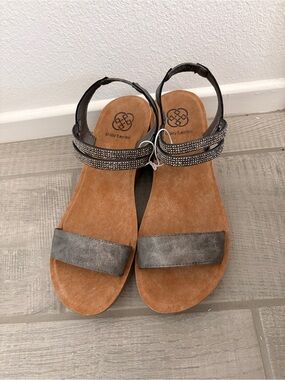 Daisy Fuentes Metallic Gray Strap Sandals with Embellished Ankle